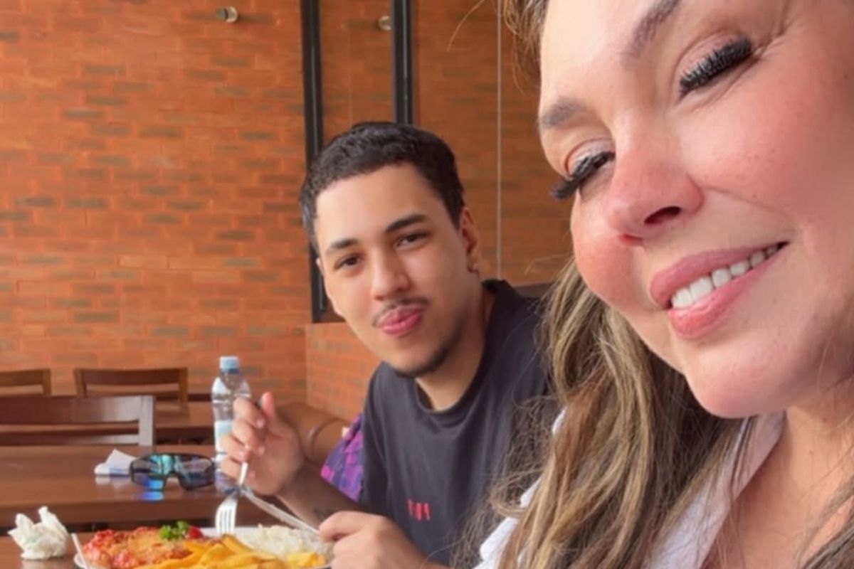 Conheça simony se declara para o filho em aniversário: ‘feliz vida’