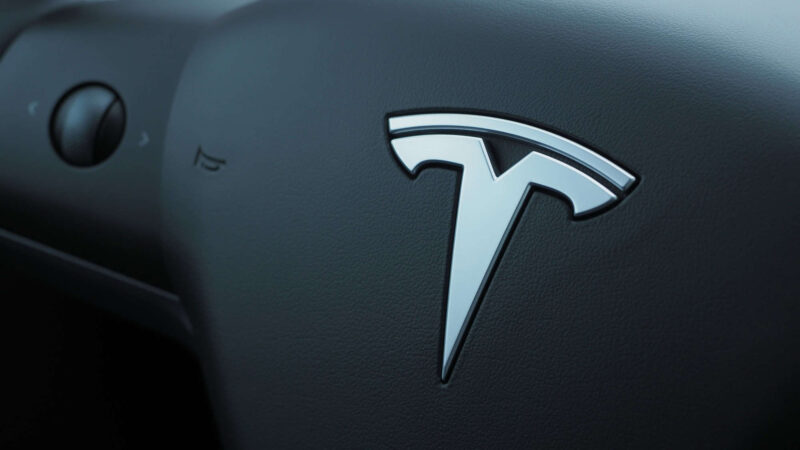 Tesla inicia testes em Austin com Cybercab sem volante nem pedais