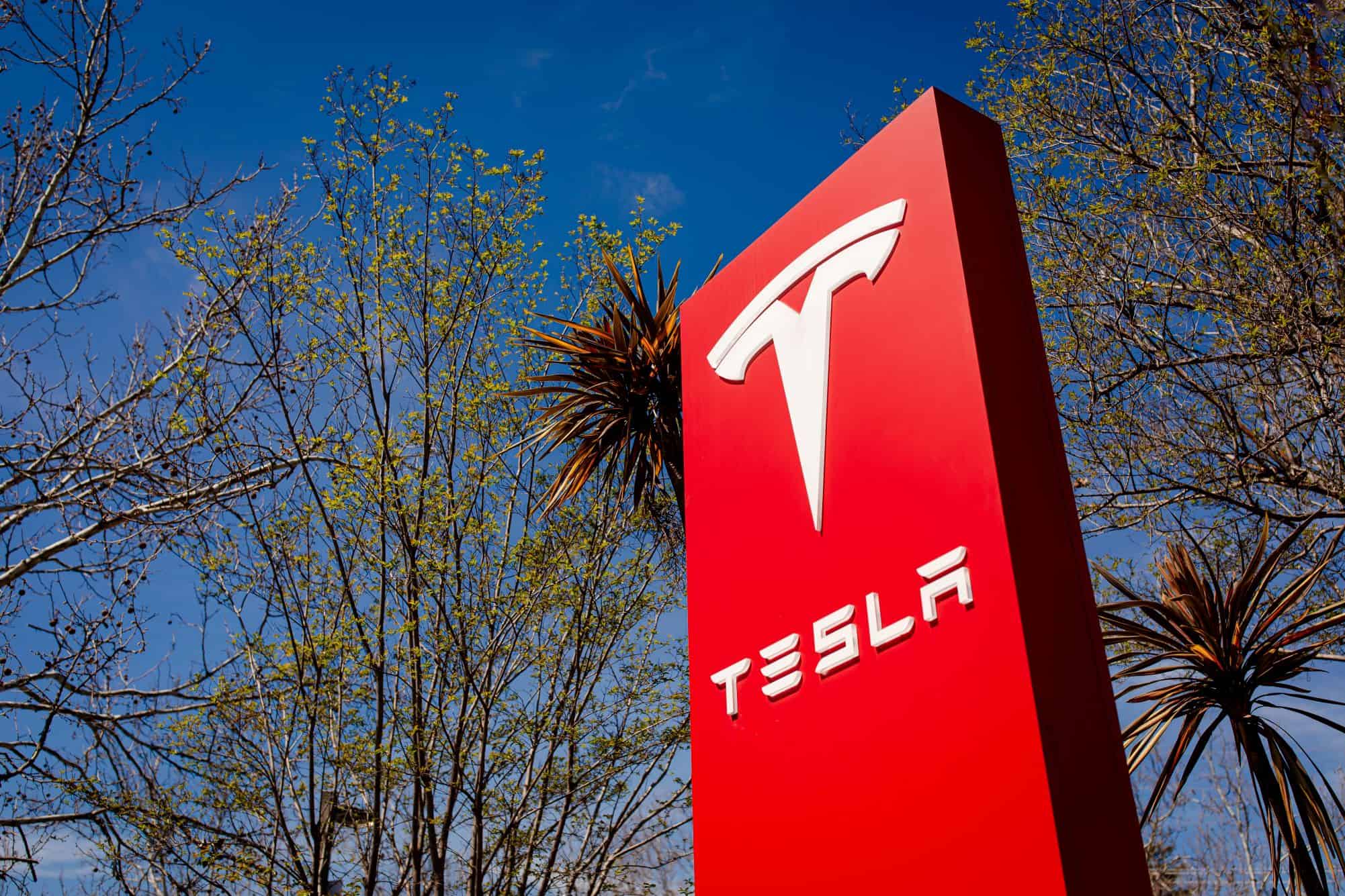 Tesla fecha acordo com família de vítima fatal em acidente envolvendo sistema Full Self-Driving