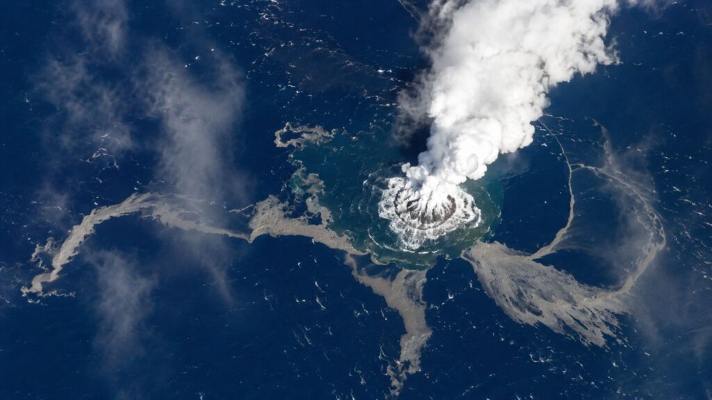 08/05/2026 — NASA registra erupção de vulcão submarino no Mar de Bismarck; cientistas aguardam possível nascimento de nova ilha