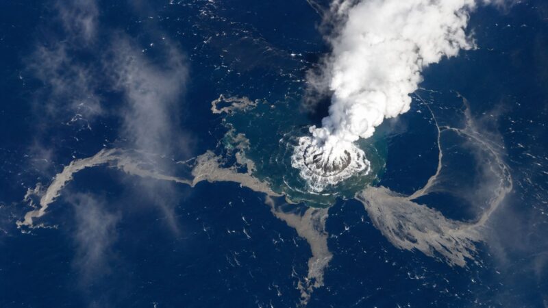 08/05/2026 — NASA registra erupção de vulcão submarino no Mar de Bismarck; cientistas aguardam possível nascimento de nova ilha
