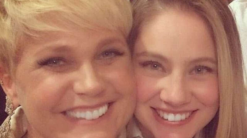 Entenda como xuxa rebate após ex-paquita afirmar receber r$ 200 de cachê