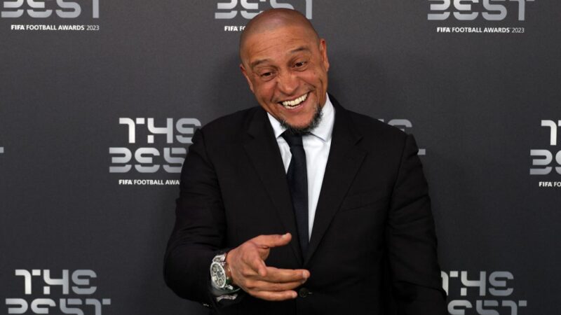Roberto Carlos pede desculpas à torcida do Palmeiras e esclarece ida ao Corinthians