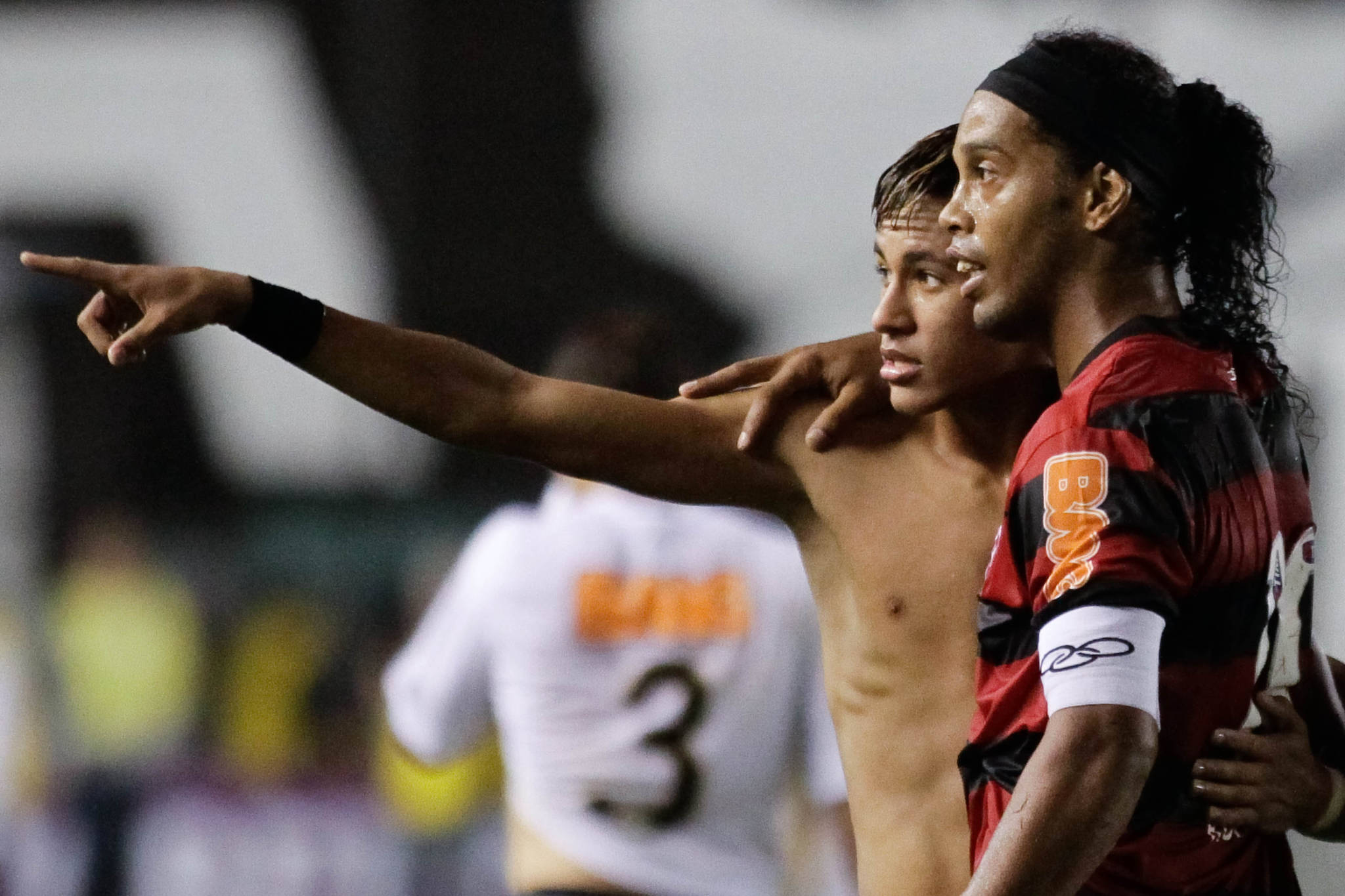 Há 15 anos, Santos e Flamengo protagonizaram jogo histórico com gol Puskás de Neymar