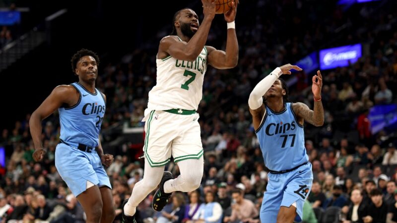 Celtics trocam Jaylen Brown com o Philadelphia 76ers em negociação que envolve Paul George e escolhas de draft