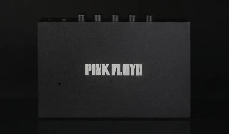 Pink Floyd lança edição especial com toca-fitas WE-001 em parceria com We Are Rewind