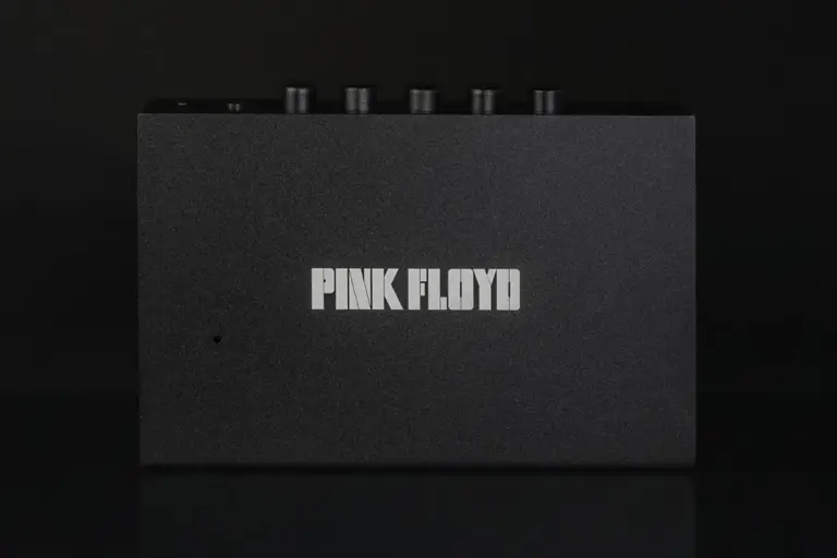 Pink Floyd lança edição especial com toca-fitas WE-001 em parceria com We Are Rewind