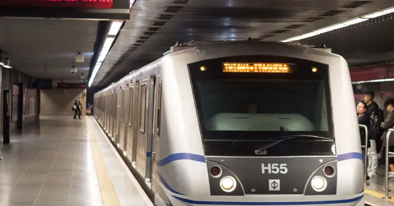 PicPay patrocina testes de Wi‑Fi gratuito em estações do Metrô de São Paulo pela Eletromidia