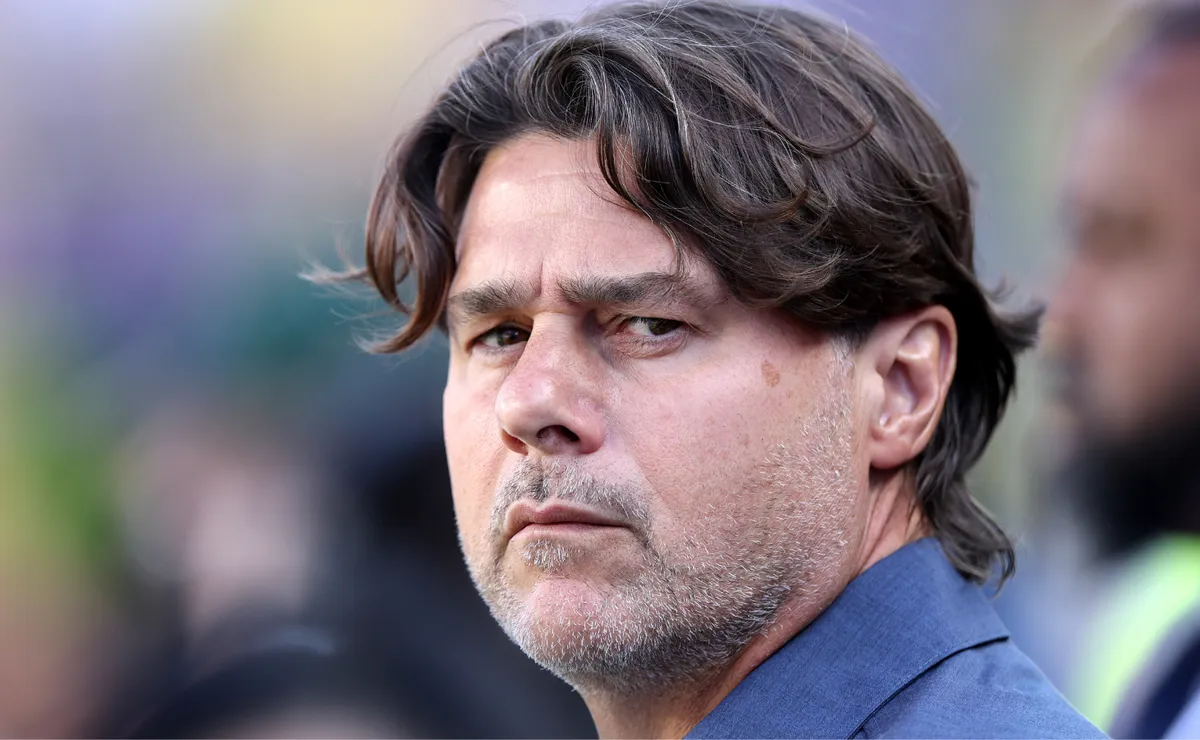 Pochettino critica expulsão de Balogun e compara lance com incidente envolvendo Messi