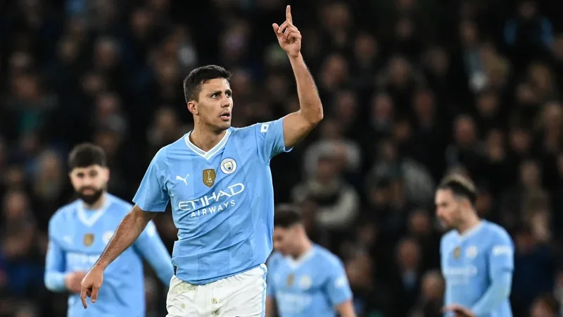 Real Madrid inicia contatos com Manchester City por Rodri