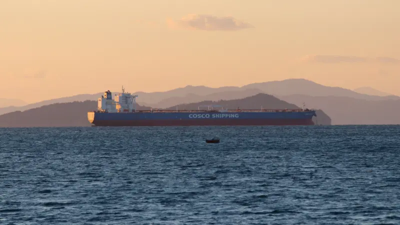 Arábia Saudita busca coalizão internacional para proteger tráfego no Mar Vermelho
