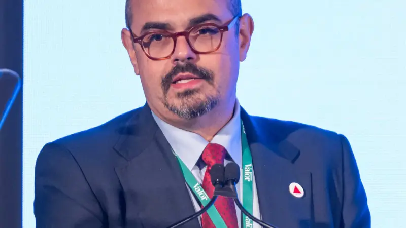 Fragmentação da direita e possível candidatura de Cleitinho complicam reeleição do governador de MG, dizem especialistas