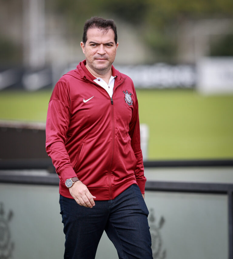 Marcelo Paz confirma interesse em Arthur, mas aponta entraves financeiros e diz que clube precisa vender