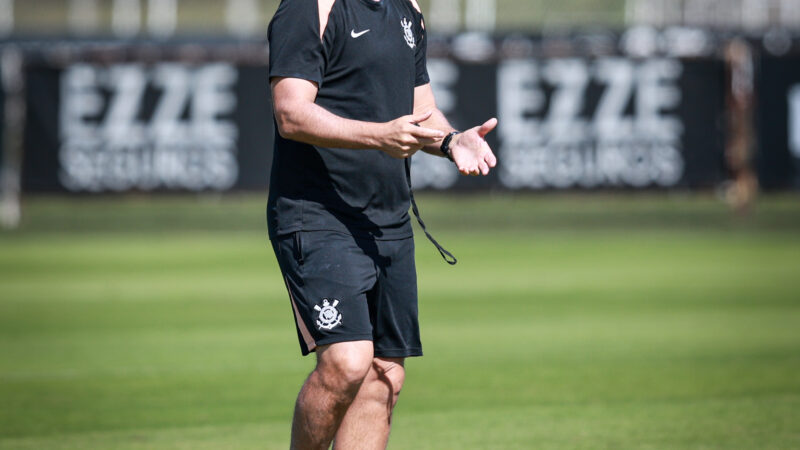 Corinthians segue intertemporada com treino tático no CT Dr. Joaquim Grava