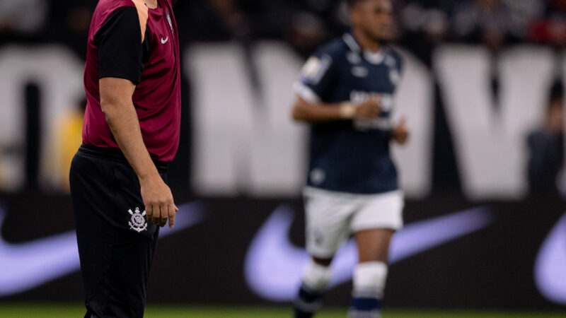 Corinthians vence Remo por 3 a 0 na Neo Química Arena com futebol de Diniz e queda de ritmo no segundo tempo