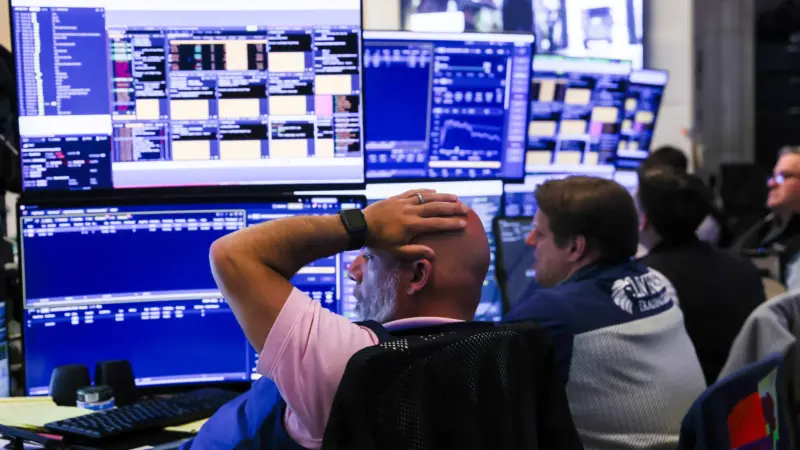 Bolsas de Nova York oscilam sem direção única com alta do petróleo e atenção aos balanços