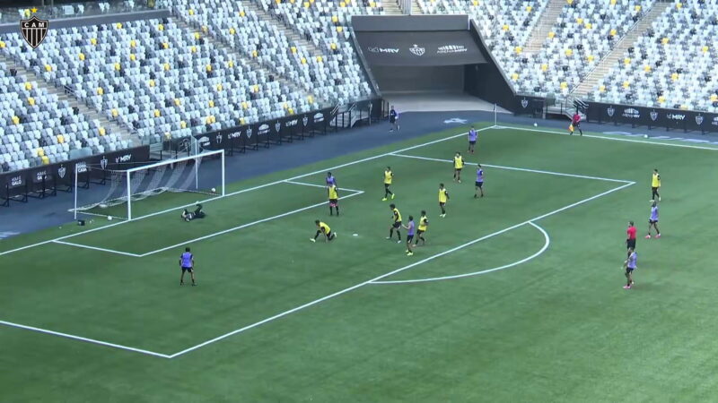 Galo profissional vence jogo-treino contra equipe sub-20 por 3 a 1