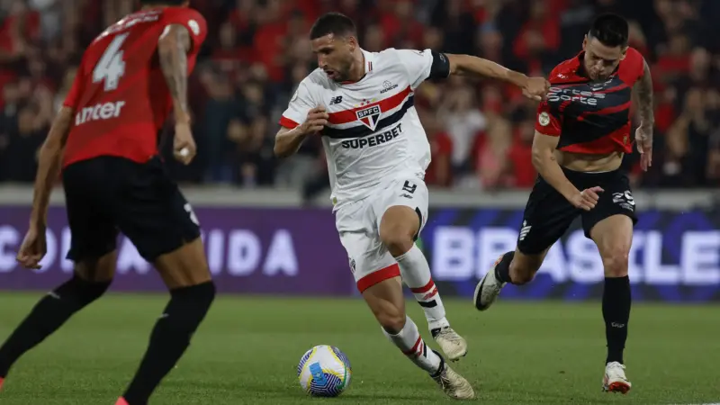 São Paulo tenta manter invencibilidade em casa contra o Athletico-PR após quase sete anos