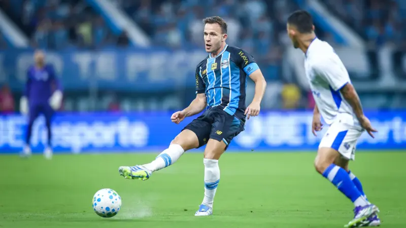 Corinthians consultou Arthur; veja números do meio-campista que interessa ao clube