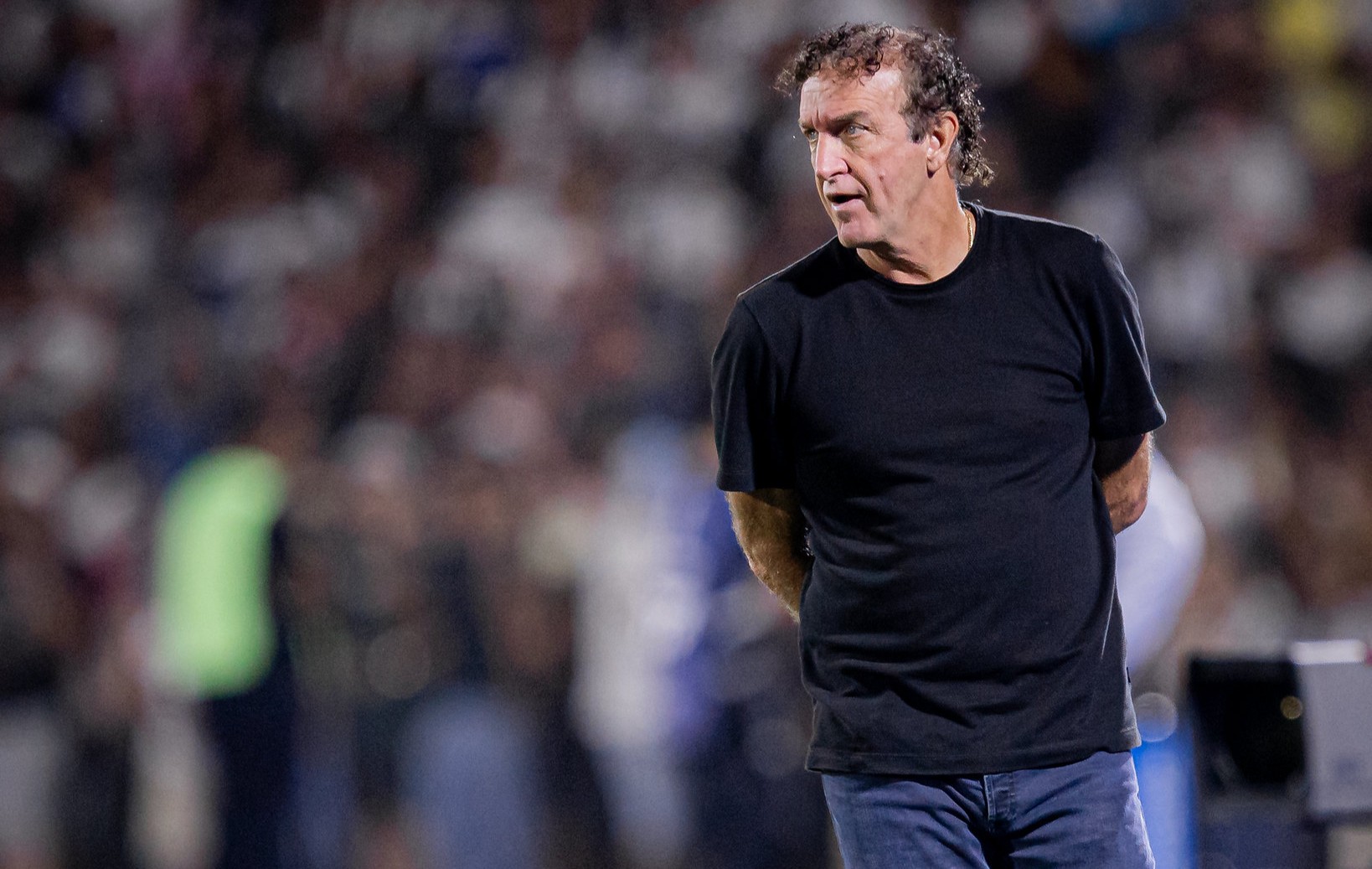 Cuca enaltece goleada do Santos, elogia postura do elenco e cita pagamento de direitos de imagem