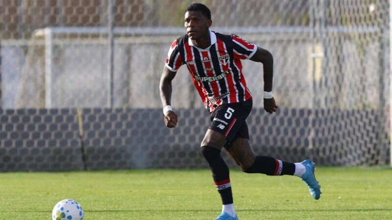 Arboleda procurou apoio psicológico e foi reintegrado ao elenco do São Paulo