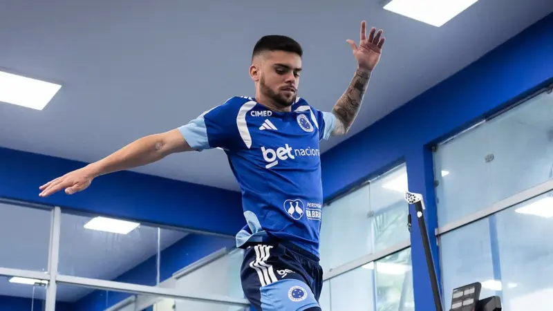 Gabriel Pec pode ganhar minutos com Artur Jorge no amistoso entre Cruzeiro e Grêmio