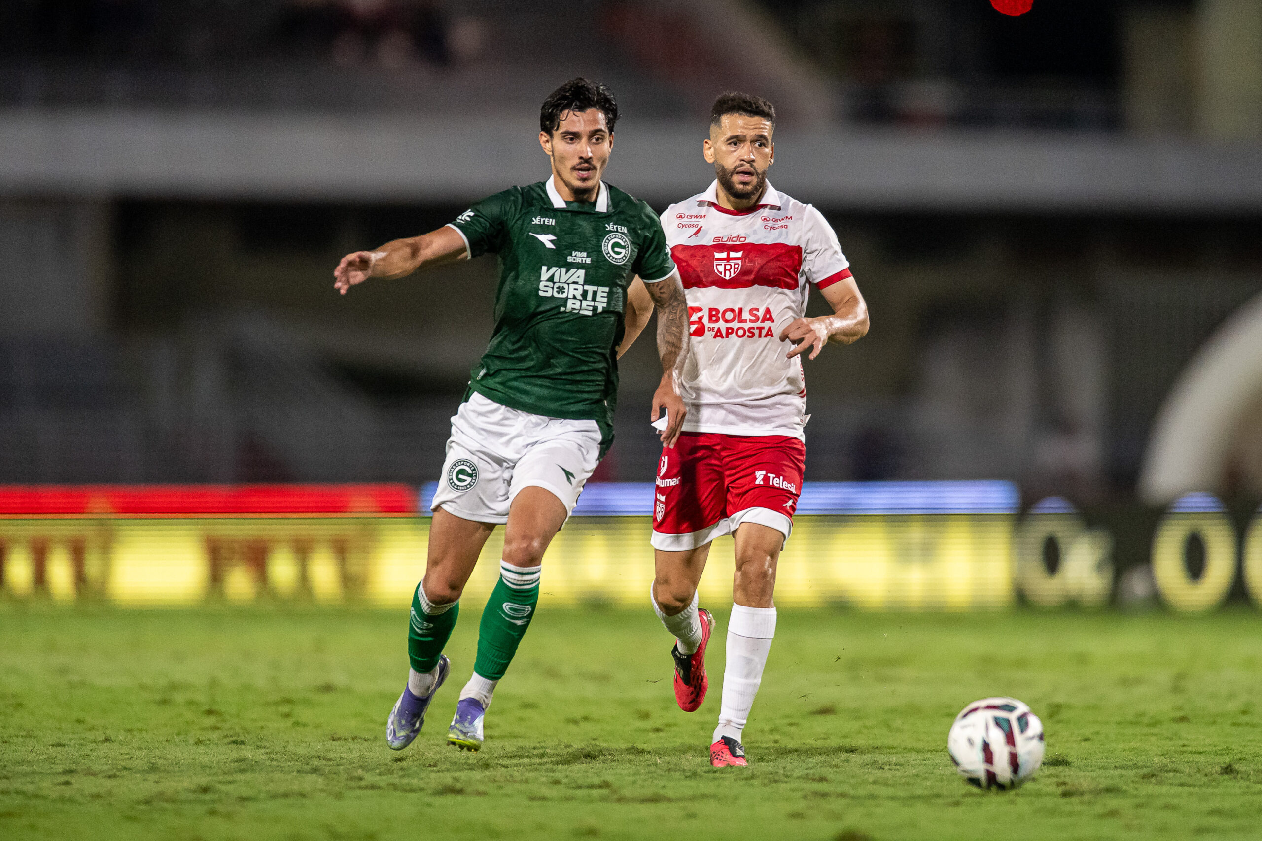 12/07/2026 — Goiás abre dois, mas cede empate ao CRB pela Série B