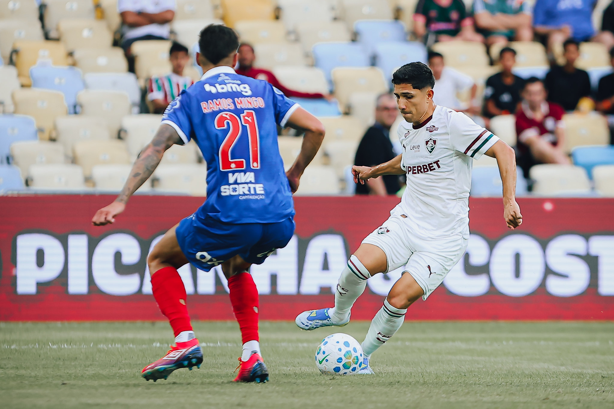 Fluminense e Bahia fazem amistoso de intertemporada no Maracanã; confira as fotos