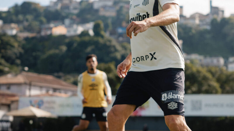 Luan Peres valoriza intertemporada e afirma que Santos está pronto para enfrentar o Botafogo
