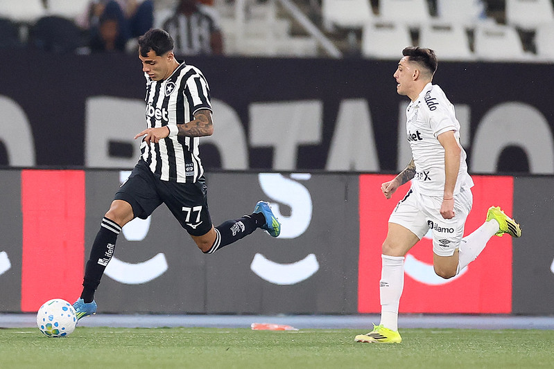 Galeria de fotos registra o duelo entre Botafogo e Santos pelo Brasileirão