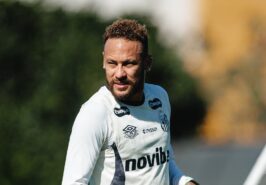 Cuca confirma Neymar para duelo com a Chapecoense e explica preservação contra UCV
