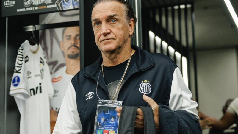 Cuca elogia classificação do Santos, cobra ajuste defensivo e defende Adonis Frías