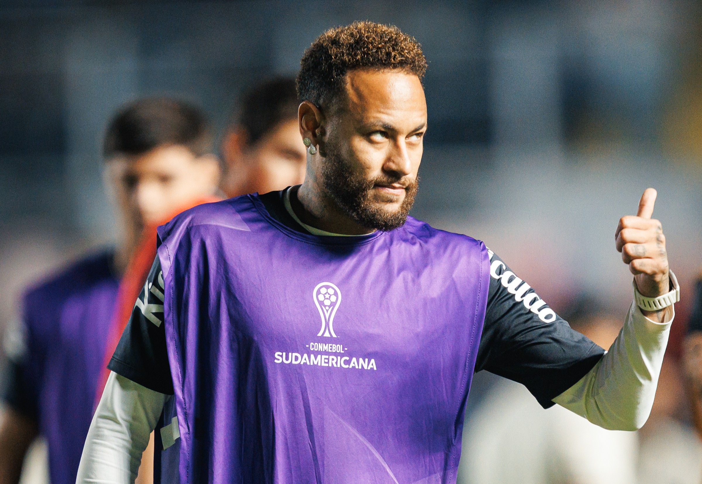 Neymar nega ofensa a companheiros no Santos, diz que cobrança foi coletiva e sinaliza fim na Seleção