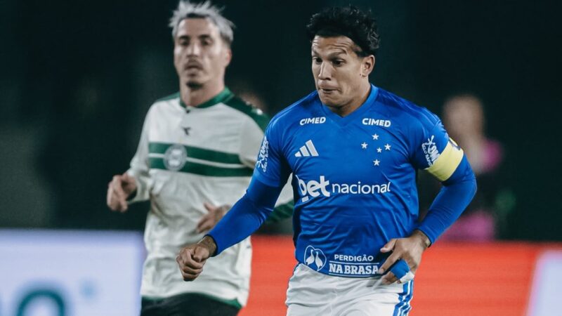 Galeria de fotos registra o duelo entre Coritiba e Cruzeiro pelo Brasileirão