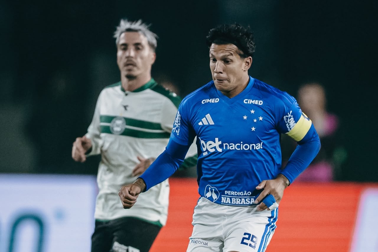 Galeria de fotos registra o duelo entre Coritiba e Cruzeiro pelo Brasileirão
