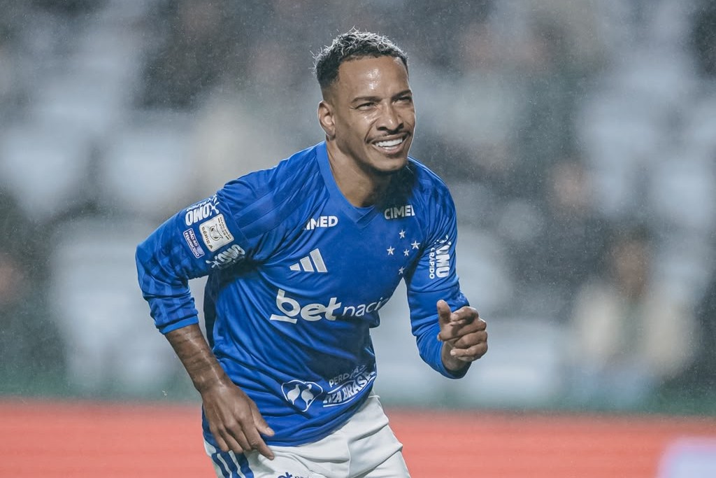 02/08/2026 — Matheus Pereira marca e garante vitória do Cruzeiro sobre o Coritiba; meia destaca trabalho coletivo