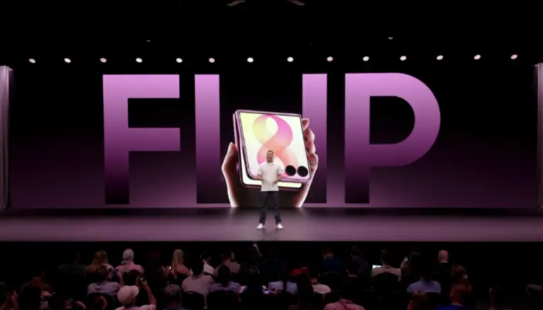 Samsung libera uso de qualquer app na tela externa do Galaxy Z Flip e lança Z Flip8 com melhorias