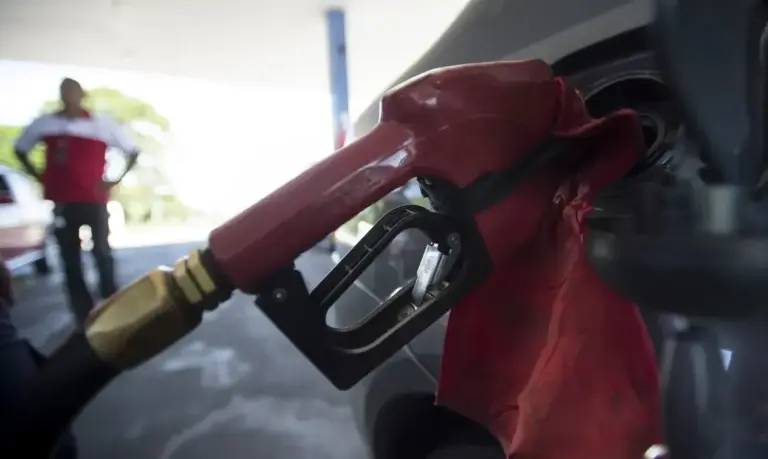 Entidades alertaram para riscos do aumento do etanol na gasolina antes de decisão do CNPE