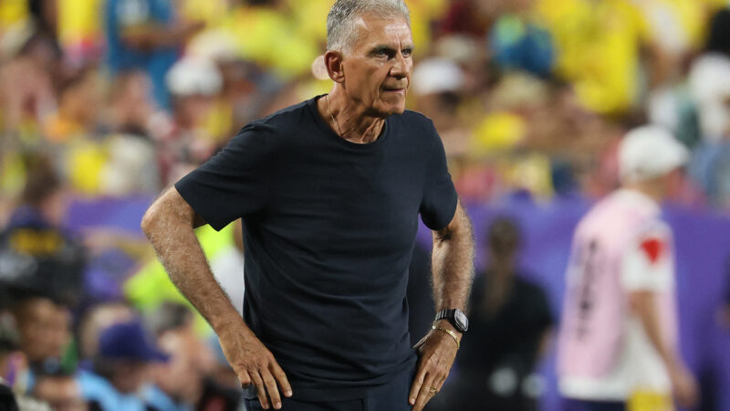 Carlos Queiroz deixa o comando de Gana após derrota para a Colômbia nos 16-avos da Copa