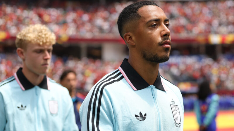 Manchester United acerta acionamento de multa por Youri Tielemans junto ao Aston Villa