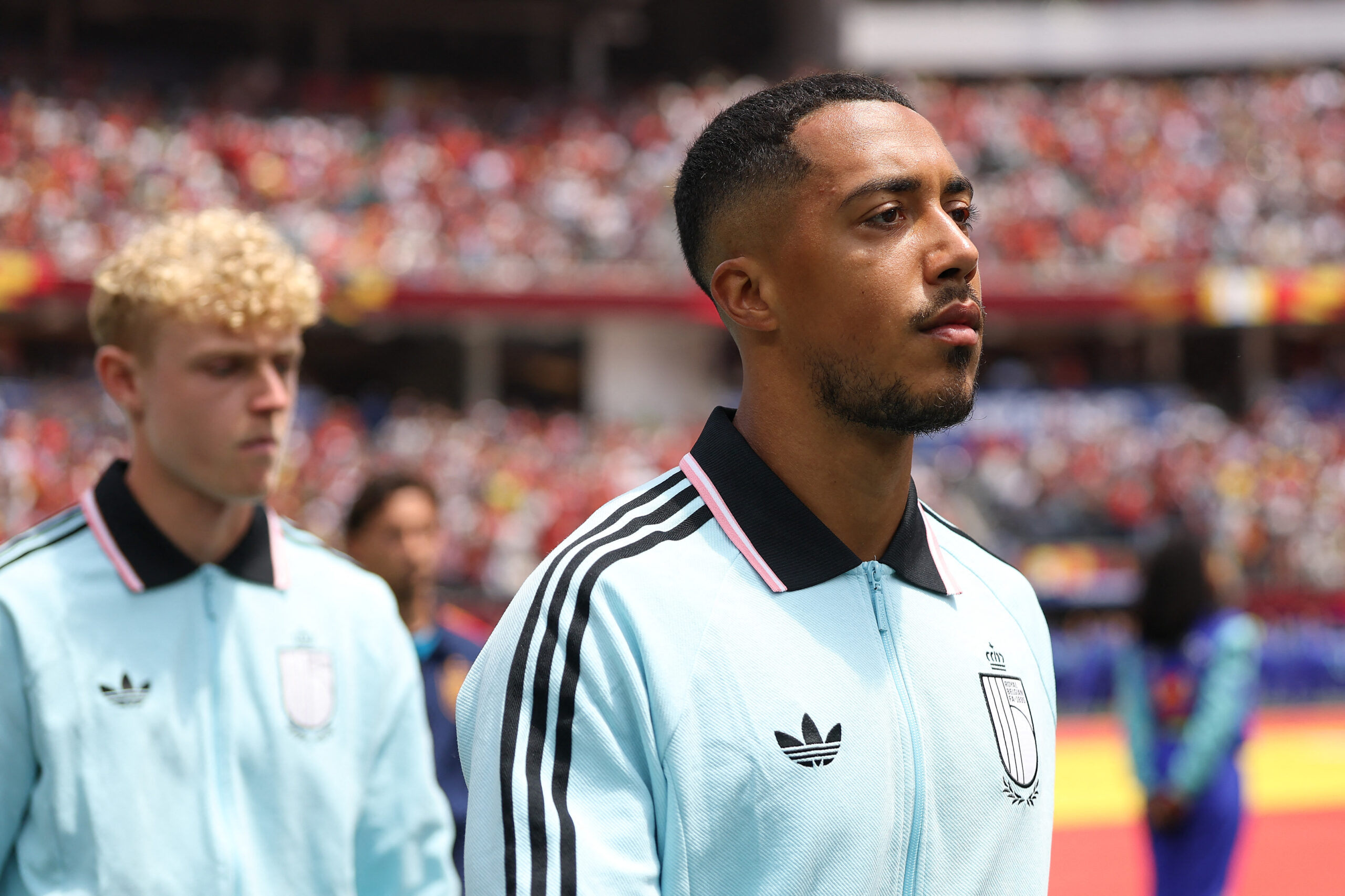 Manchester United acerta acionamento de multa por Youri Tielemans junto ao Aston Villa