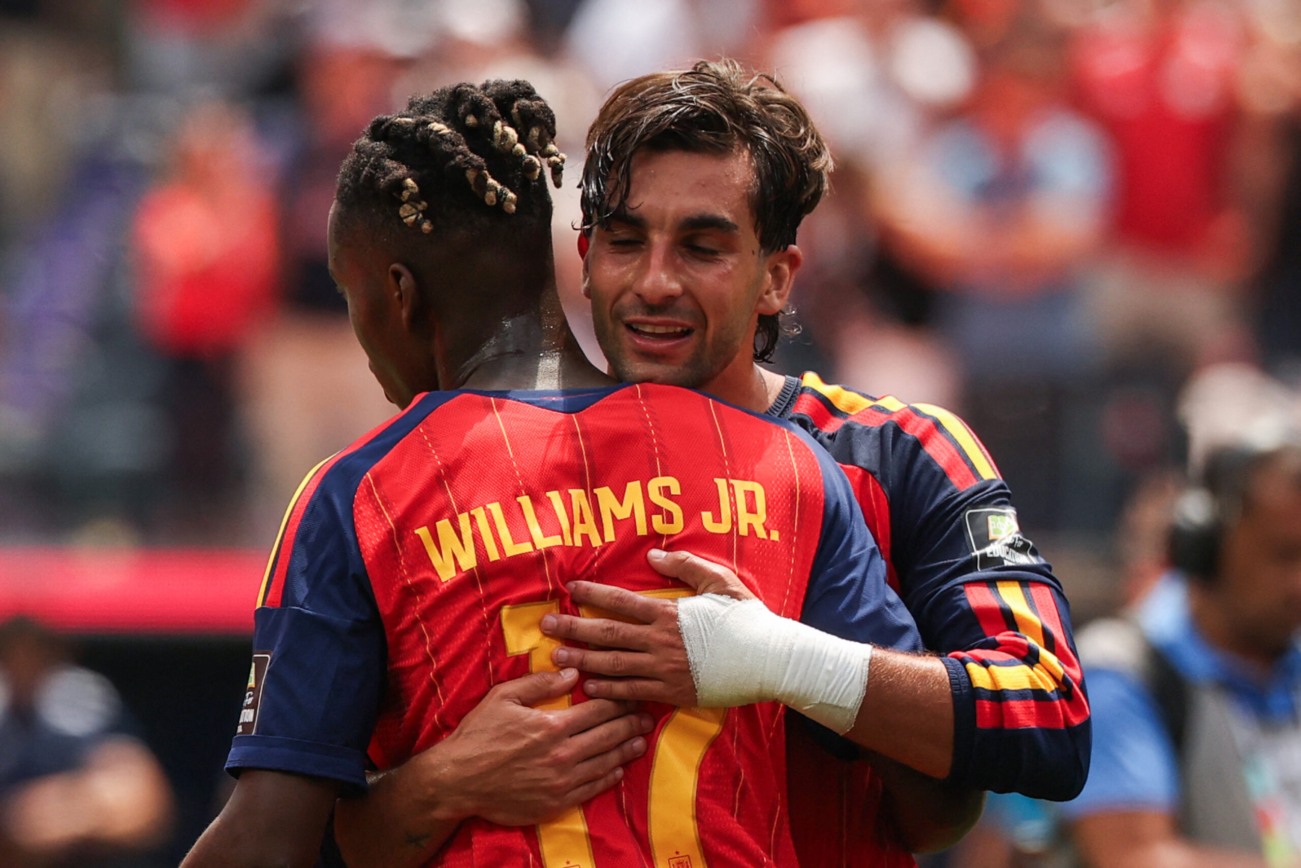 Nico Williams brinca sobre vitórias dramáticas da Espanha após classificação às semifinais
