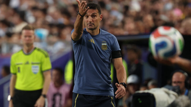 Scaloni admite falhas após classificação da Argentina e projeta duelo com a Inglaterra