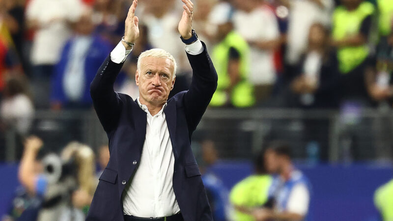 Deschamps admite queda de rendimento após derrota da França por 2 a 0 para a Espanha