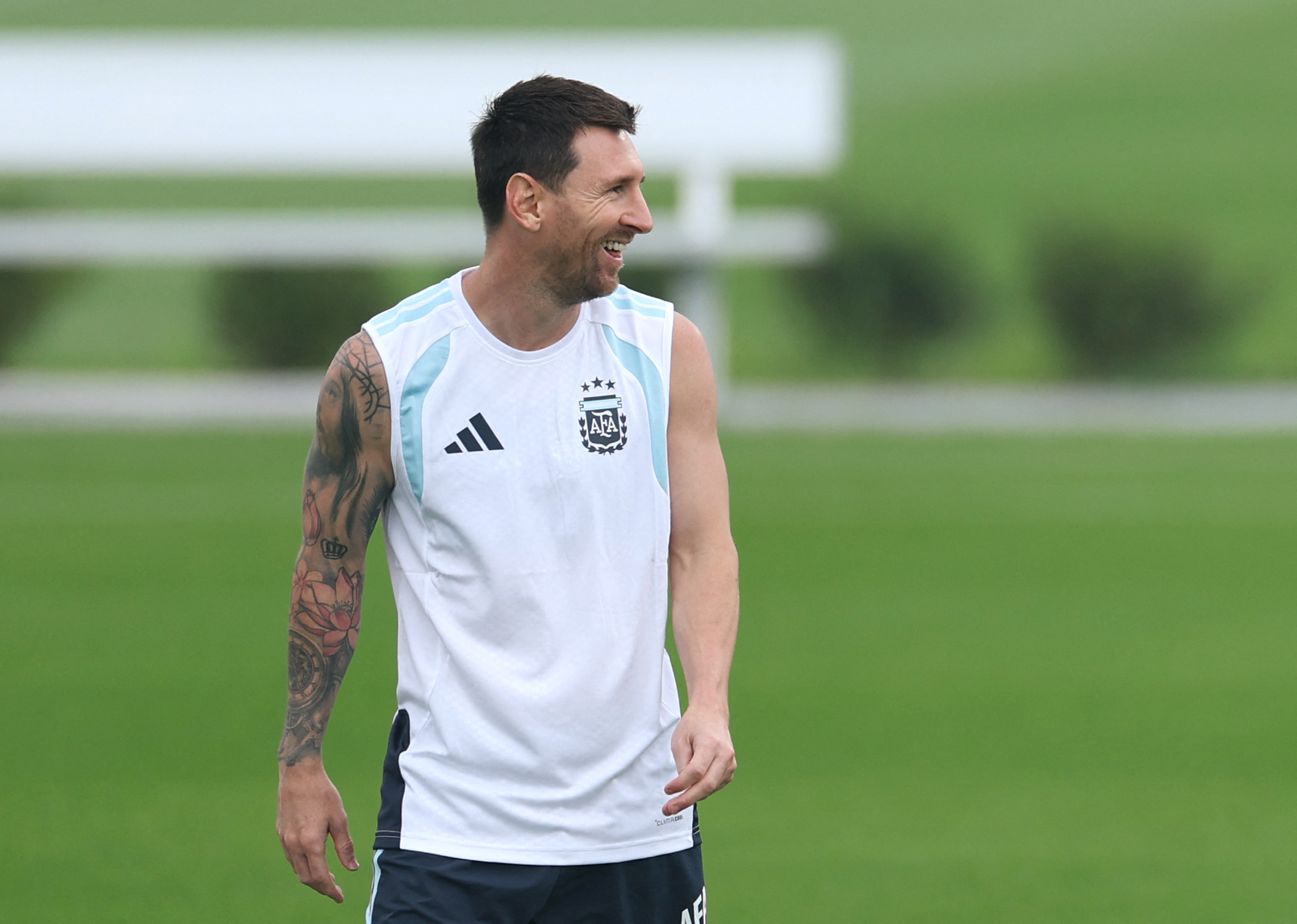 Bangladesh veste azul e branco e acompanha a Argentina rumo à final da Copa