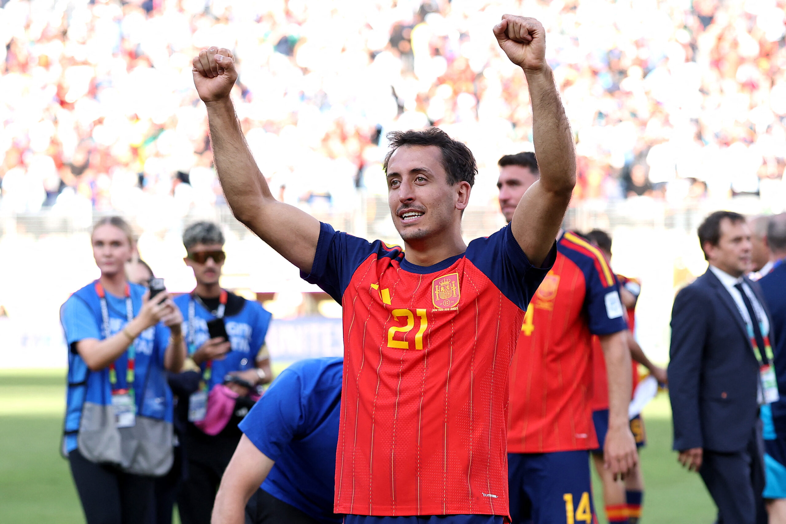 Oyarzabal celebra bicampeonato da Espanha e diz que seleção nunca duvidou