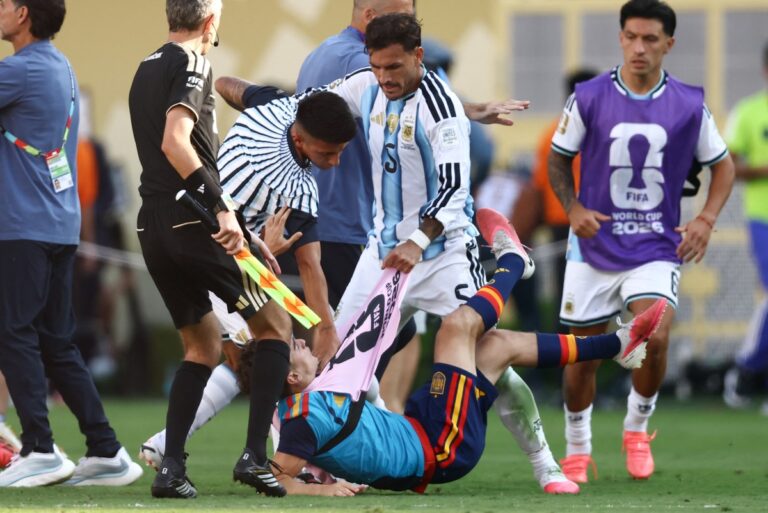 Fifa abre processo contra Paredes, Molina, Almada, Ayala e Gavi por incidentes na final da Copa