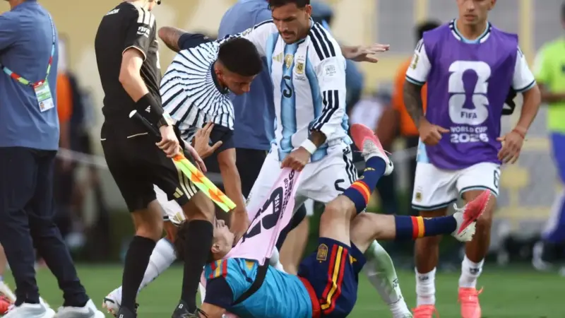 Fifa abre investigação sobre incidentes após final da Copa do Mundo entre Espanha e Argentina