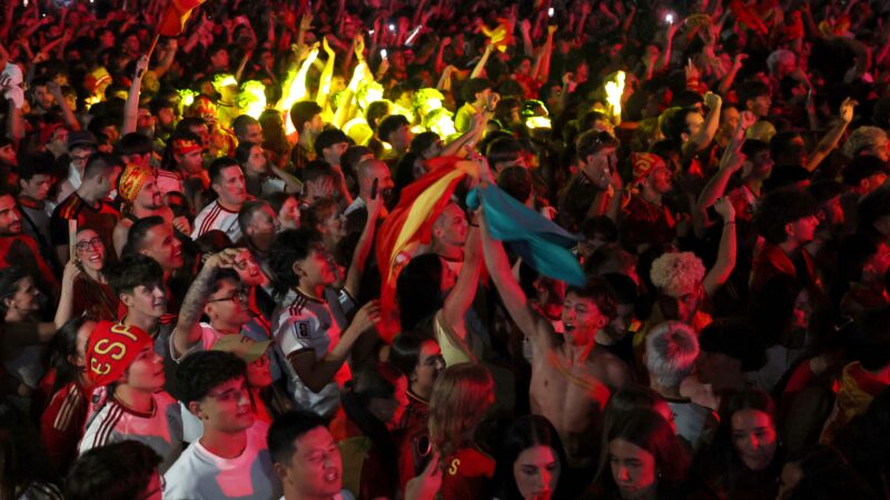 Torcida de Madri explode em festa após bicampeonato mundial da Espanha