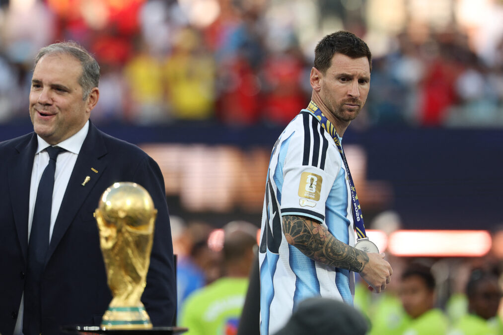 Messi lamenta vice-campeonato e diz que “a dor é imensa”
